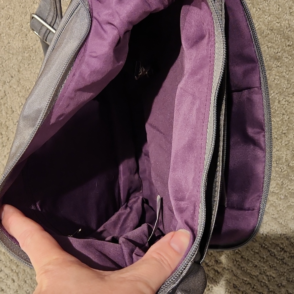 NEW TRAVELON Anti - Theft, Lightweight , Crossbody purse. NEW Grey TRAVEL PURSE - Picture 5 of 9